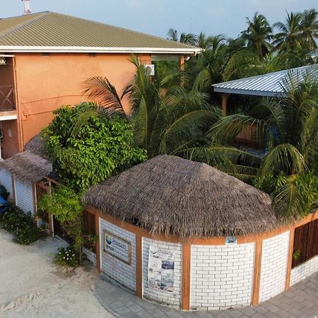 Shamar Guesthouse & Dive Maamigili Exteriör bild